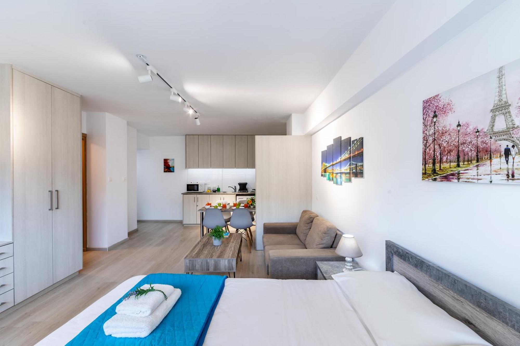 C-Premium Apts 100M From Beach And City Centre ラルナカ エクステリア 写真