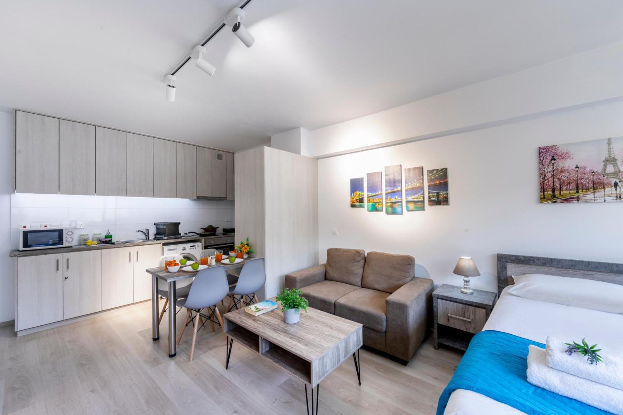 C-Premium Apts 100M From Beach And City Centre ラルナカ エクステリア 写真