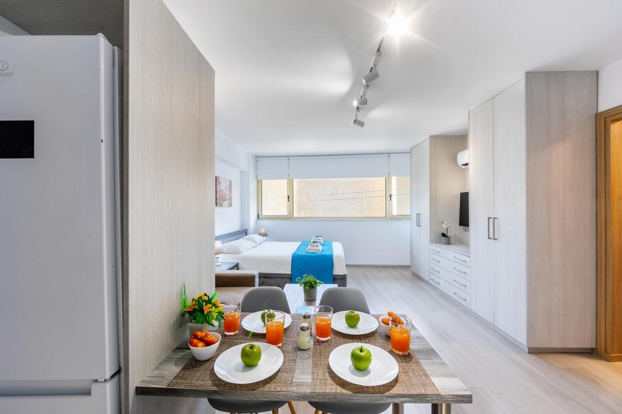C-Premium Apts 100M From Beach And City Centre ラルナカ エクステリア 写真