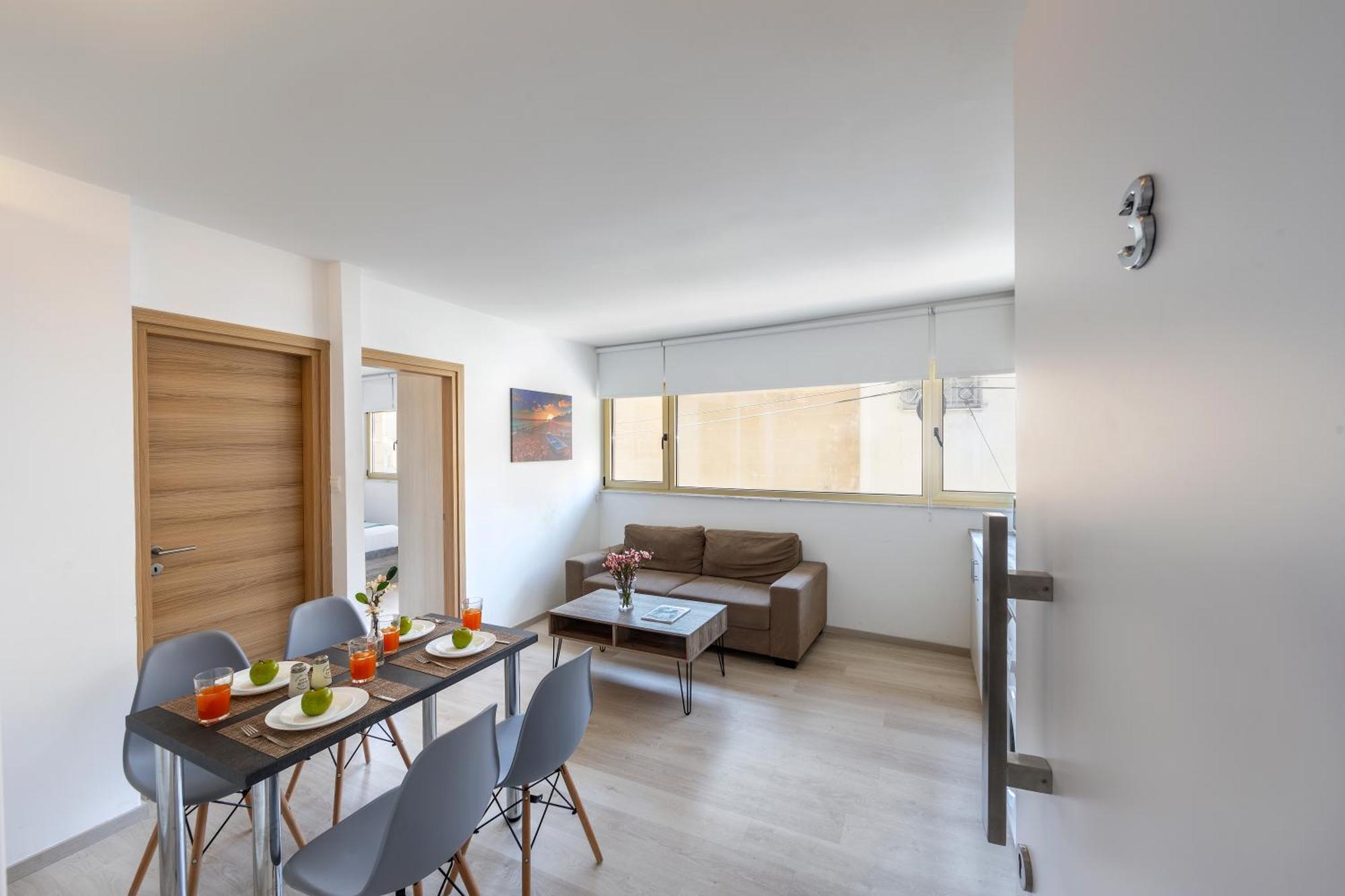 C-Premium Apts 100M From Beach And City Centre ラルナカ エクステリア 写真