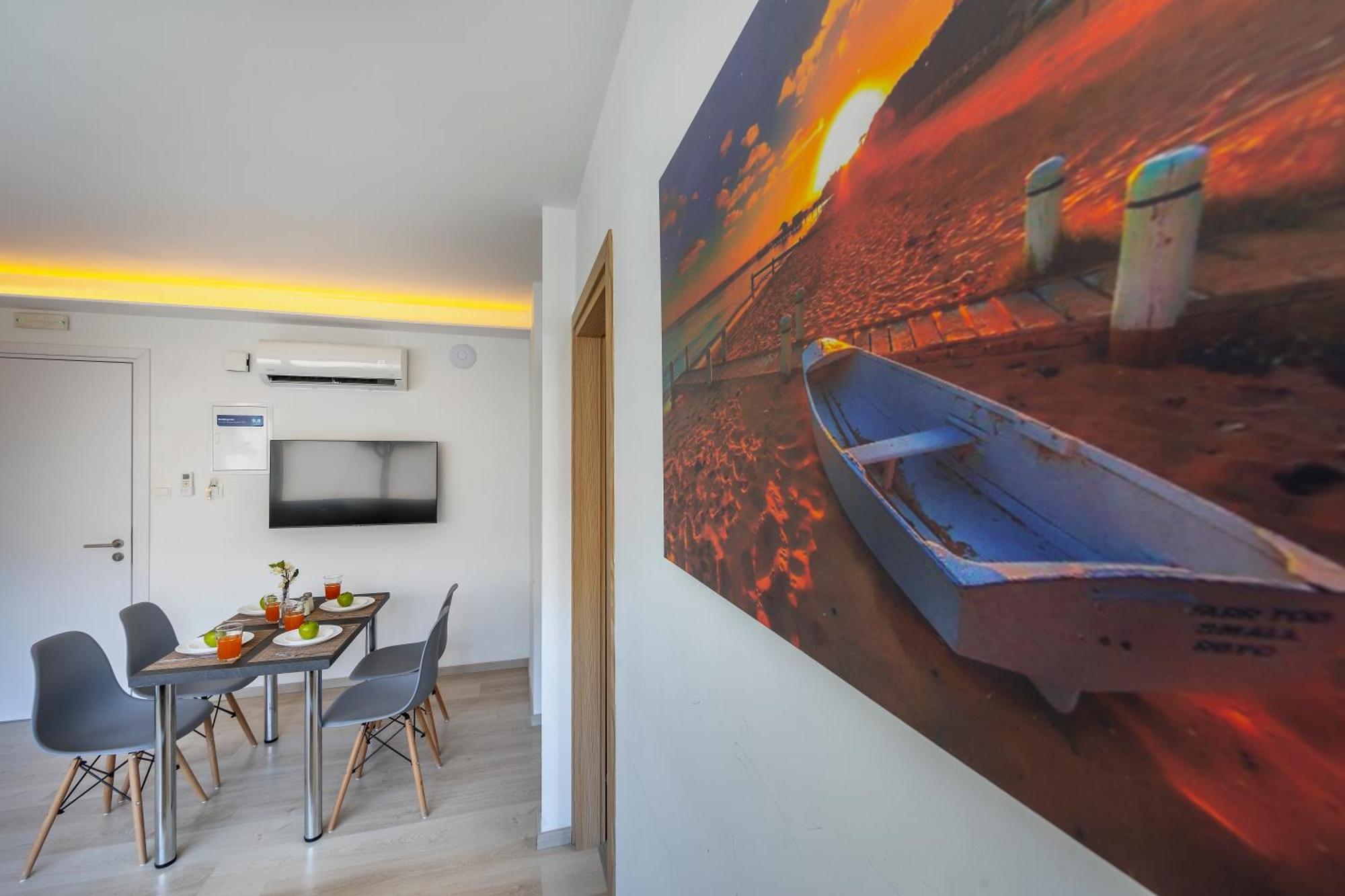 C-Premium Apts 100M From Beach And City Centre ラルナカ エクステリア 写真